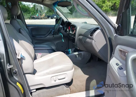 2005 Toyota Sequoia Sr5 V8 from USA, damaged, VIN 5TDBT44A05S235528